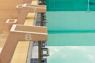 3 reasons to outsource your pool repainting