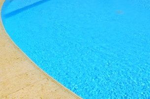 3 benefits of working with a pool company